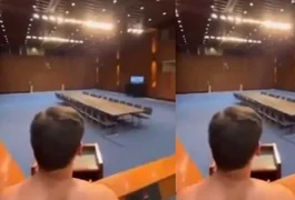 Assessor de político democrata é flagrado fazendo sexo em sala do Senado dos EUA