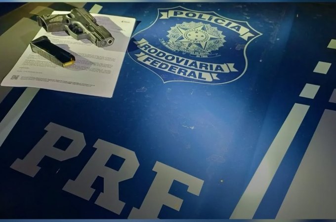 Homem procurado por homicídio é preso com pistola durante fiscalização da PRF em Rio Largo