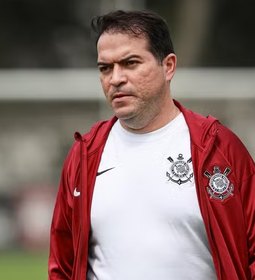 Corinthians demite o executivo de futebol do clube, Marcelo Paz