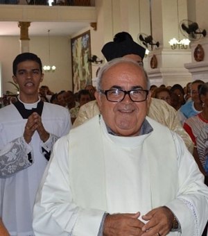Padre Manoel Henrique é internado na UTI da Santa Casa com Covid-19