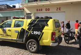 Motorista de van é assassinado a tiros dentro de bar no bairro Brasília, em Arapiraca