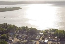 Para não ser morto por criminosos, homem foge nadando na Lagoa Mundaú