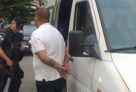 PMs são suspeitos de facilitar saída de drogas de favela