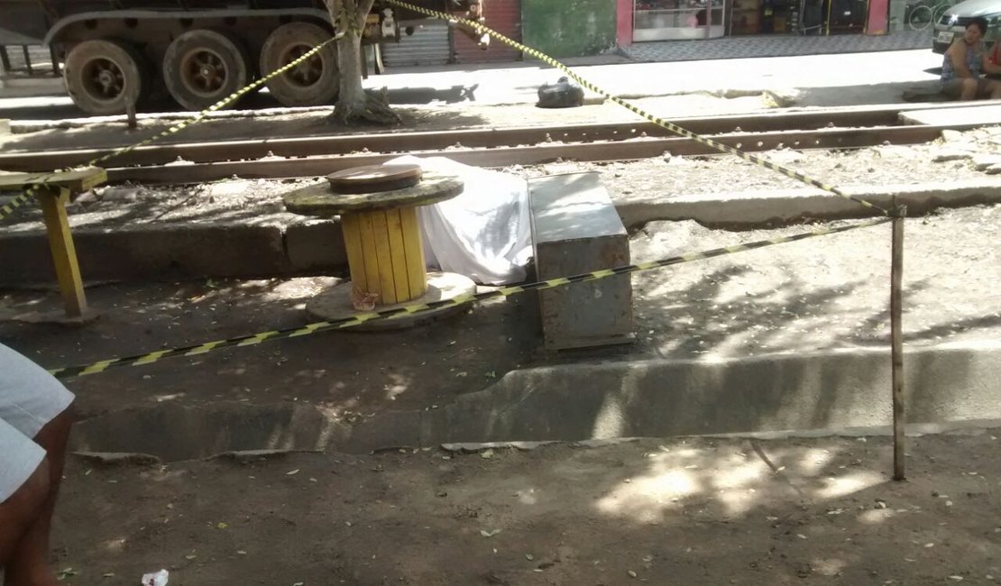 Homem sofre mal súbito e morre em praça de Arapiraca