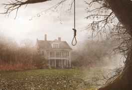 Invocação do Mal: Proprietários de casa usada no filme relatam atividades sobrenaturais