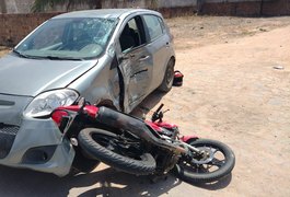 Homens a caminho de partida de futebol ficam feridos em batida com carro em Arapiraca
