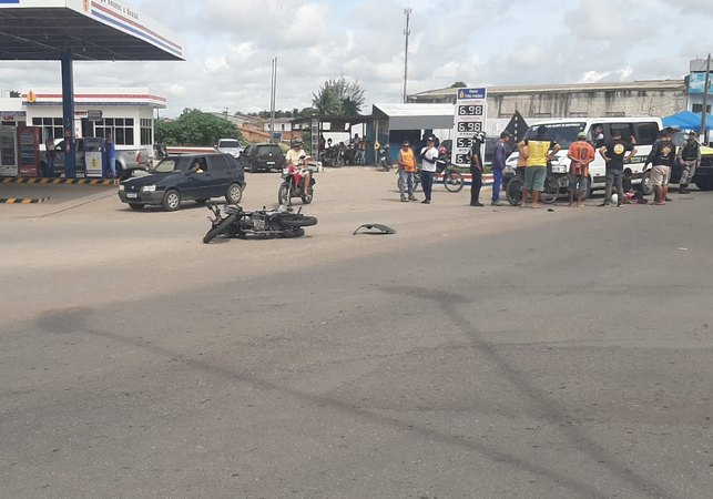 Colisão no cruzamento da “Igrejinha”, em Arapiraca, deixa motociclista ferido nesta segunda-feira