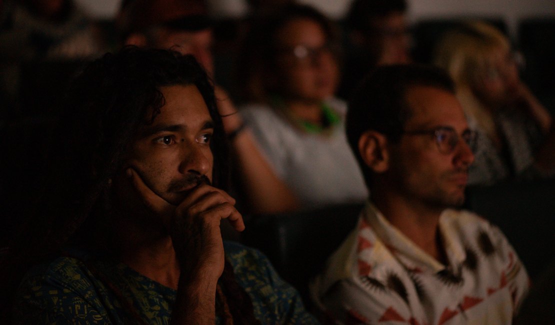 Cine Manguaba emociona Marechal Deodoro com homenagens, memória e cinema local: festival segue até domingo