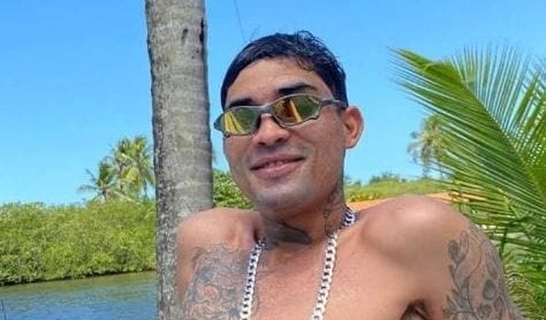 Homem é executado a tiros dentro de veículo no Osman Loureiro, em Maceió
