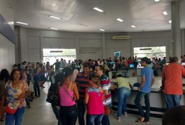 Servidores de Arapiraca mantêm paralisação e tentam negociar pagamento de dezembro