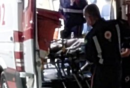 Vídeo. Confusão entre vizinhos termina com homem baleado na cabeça, em Arapiraca