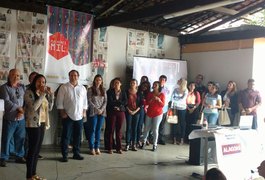 Governo entrega kits profissionalizantes ao Programa Mulheres Mil em Arapiraca