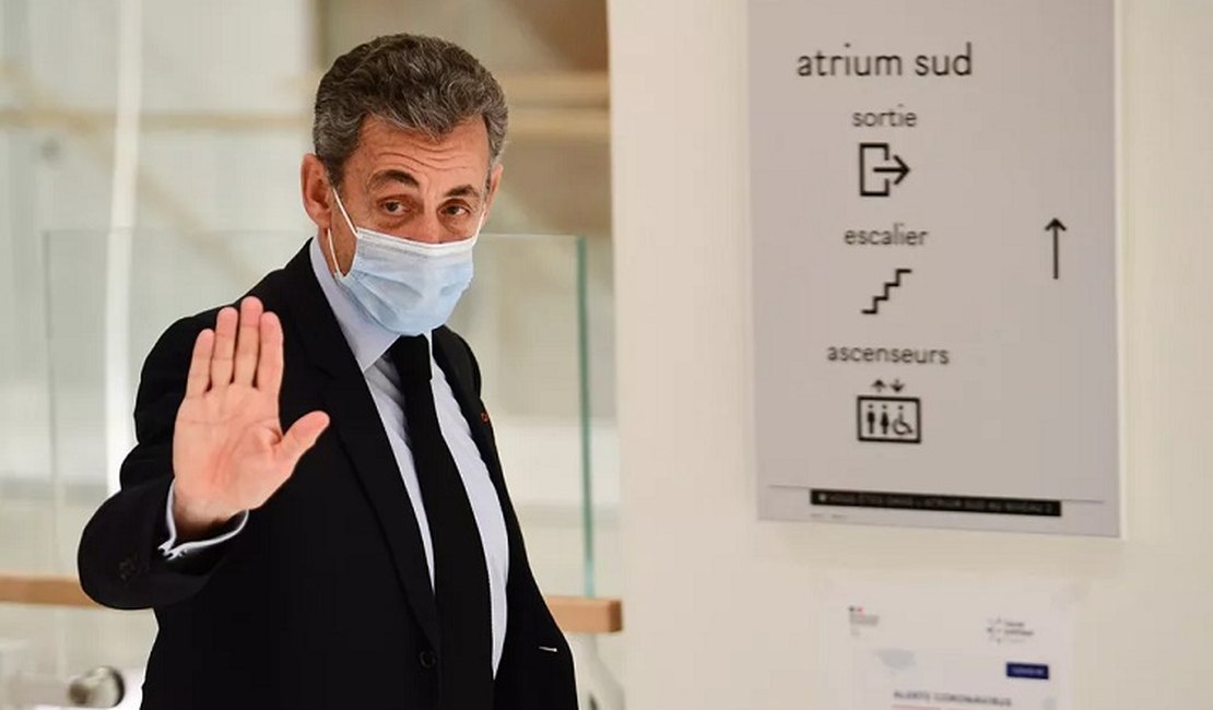 Ex-presidente Nicolas Sarkozy fura fila da vacina contra Covid-19 na França