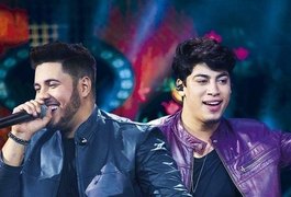 Cantor sertanejo é resgatado de automóvel em chamas após acidente