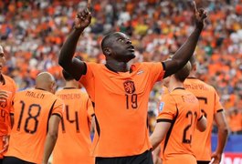 Possível adversária do Brasil, Holanda faz 5 a 1 na Suécia e assume liderança do grupo