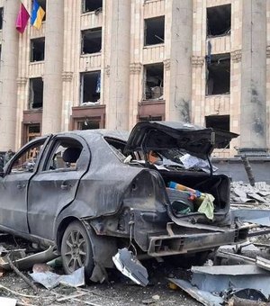 Russos disparam míssil contra prédio governamental ucraniano e 10 pessoas morrem