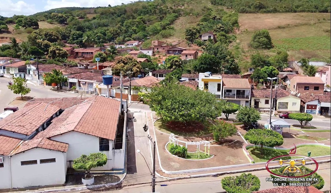 Homem agride e ameaça a própria mãe e é preso em Coité do Nóia; autor também quebrou móveis de casa