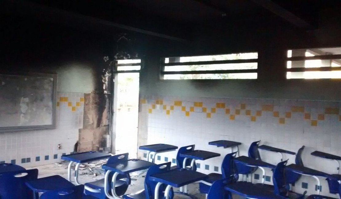 Incêndio atinge sala de aula de escola estadual, em Maceió