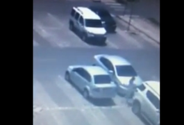 Vídeo mostra ladrão furtando itens de carros em estacionamento de shopping de Arapiraca; confira