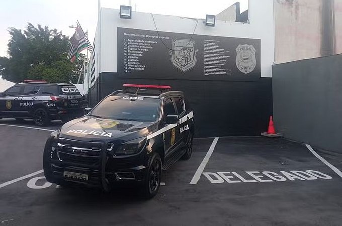 Carro de jogador e de delegado da partida são queimados após rebaixamento  do Santos