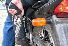 Criminosos assaltam mercadinho e levam quantia em dinheiro no Agreste