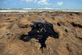 Marinha: fragmentos de óleo chegaram a praia do Espírito Santo