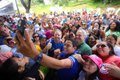 Caravana de Renan Filho volta a arrastar multidão, agora no Agreste e Sertão