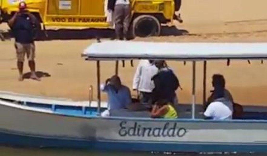 Atores de Velho Chico gravam sob supervisão do Corpo de Bombeiros na foz do rio