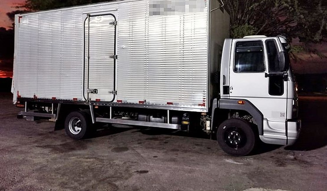 Fiscalização flagra mais de R$ 530 mil em mercadorias irregulares