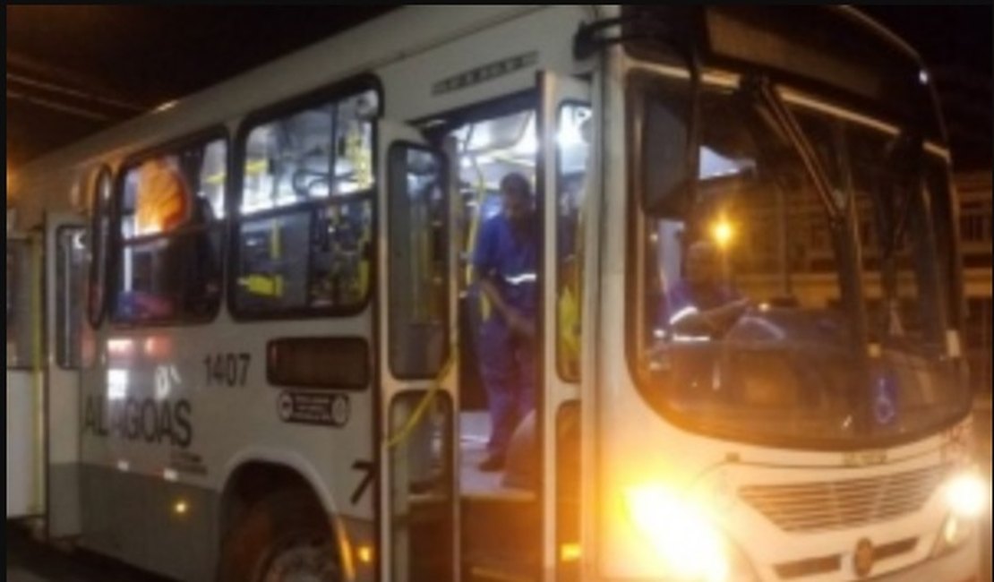 Gestante entra em trabalho de parto dentro de ônibus em Maceió