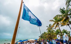 Bandeira Azul é hasteada na praia do Patacho, em Porto de Pedras