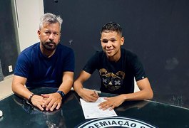 ASA renova contrato com o jovem atacante Keliton de apenas 23 anos, por duas temporadas