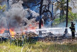 Incêndio em vegetação assusta moradores do Antares e da Serraria, em Maceió