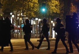 Policial e suposto atirador morrem em tiroteio na Champs-Élysées