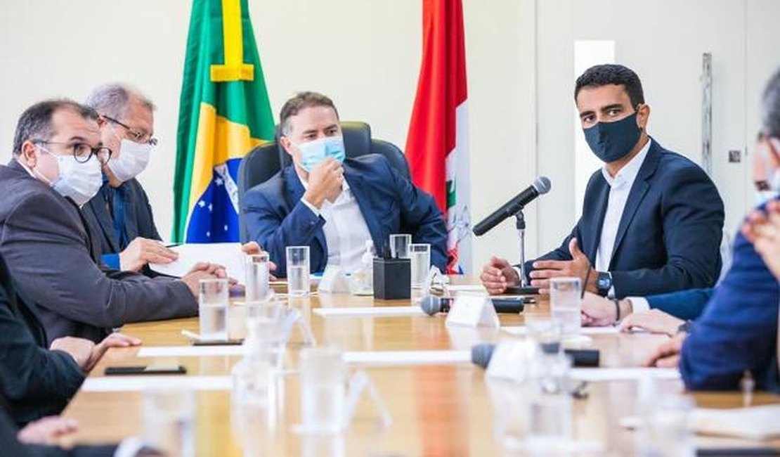 Combate à Covid-19 e obras atrasadas são temas da primeira reunião de JHC com governador Renan Filho