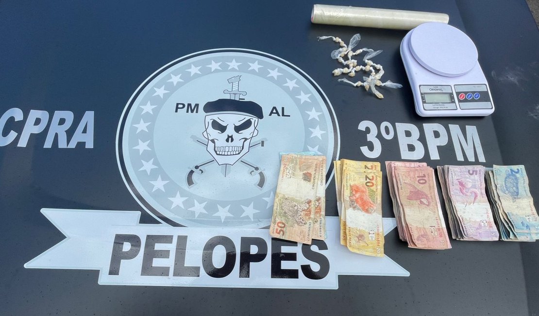PM apreende crack em apartamento perto do Mercado Público de Arapiraca e homem é preso por tráfico de drogas