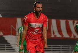 CRB recebe o América-MG no estádio Rei Pelé em busca de vitória para entrar no G-4