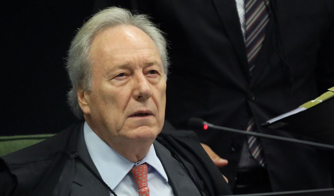 Lewandowski manda Anvisa decidir até o fim do mês sobre a Sputnik V