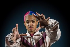 MC Brinquedo é preso por 'desobediência' ao pilotar e cair de moto sem habilitação em SP