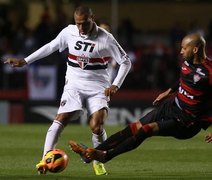 Antonio Carlos brilha, e São Paulo bate o Vitória