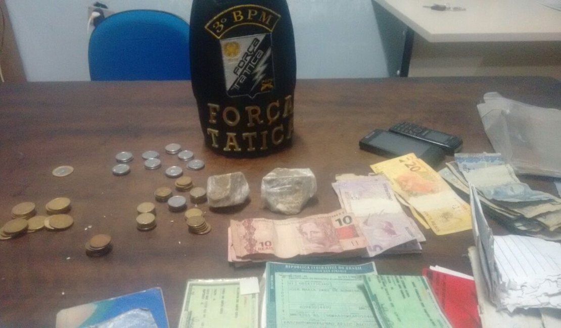 Idoso é flagrado com crack escondido em farelo animal em Arapiraca