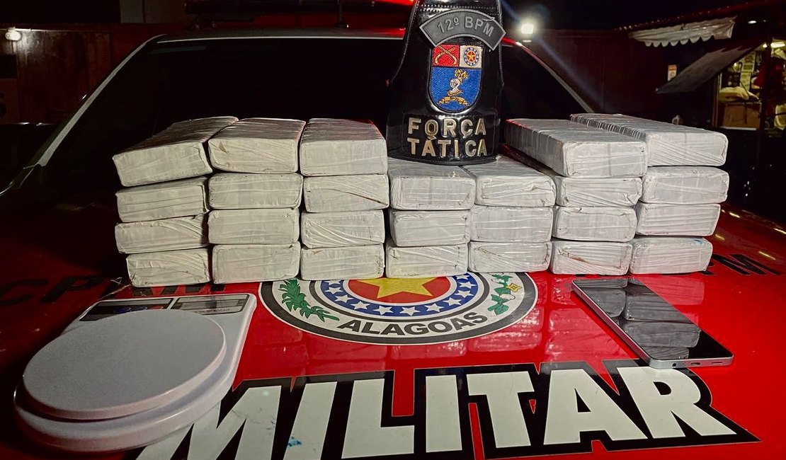 Denúncia anônima resulta em apreensão de 24 quilos de maconha em Maceió