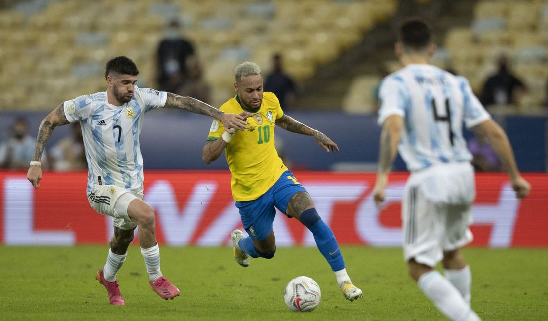 Anvisa entra em campo durante jogo do Brasil contra Argentina e retira jogadores que descumpriram protocolo de saúde