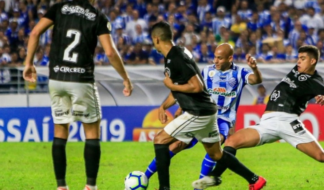 CSA joga hoje contra o Athletico-PR no Rei Pelé tentando deixar a vice-lanterna do Brasileirão