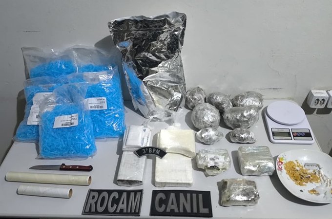 Quase 4kg de drogas são apreendidos em quarto de residência no bairro Guaribas