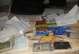 Polícia Civil prende dupla suspeita de arrombar veículos em Maceió