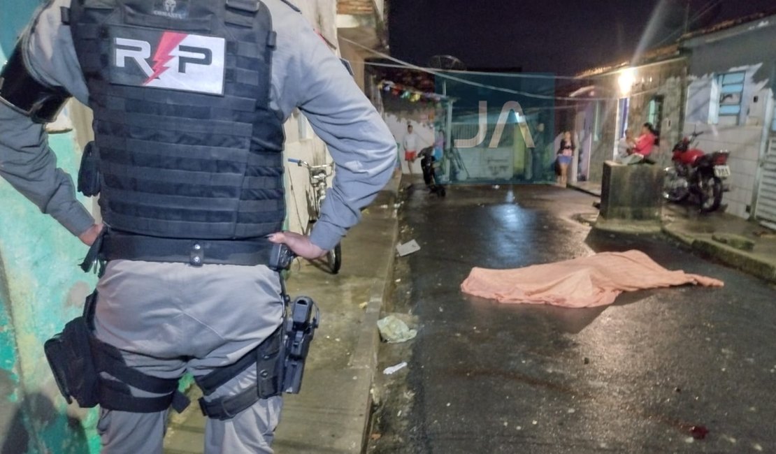 Jovem com passagens pela polícia por tráfico de drogas é executado a tiros em Arapiraca