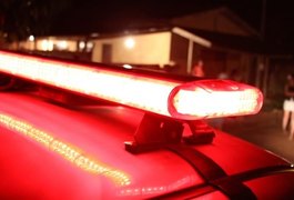 Jovem é morto a tiros dentro de casa no bairro Primavera, em Arapiraca