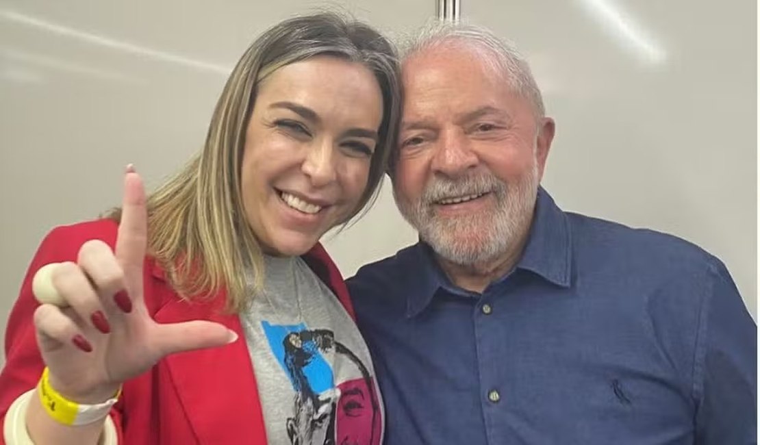 Lula diz que foto com Roberta Luchsinger não indica relação pessoal e afirma nunca ter tido interlocução com ela