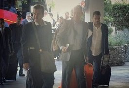 Dunga e Fabinho chegam aos EUA com a Seleção para a Copa América